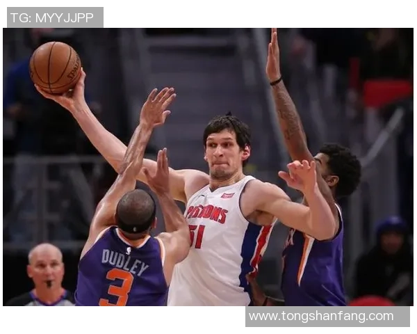 布鲁克洛佩斯:从篮筐之下的巨人到NBA全能战士的蜕变之路 布鲁克洛佩斯:从篮筐之下的巨人到NBA全能战士的蜕变之路